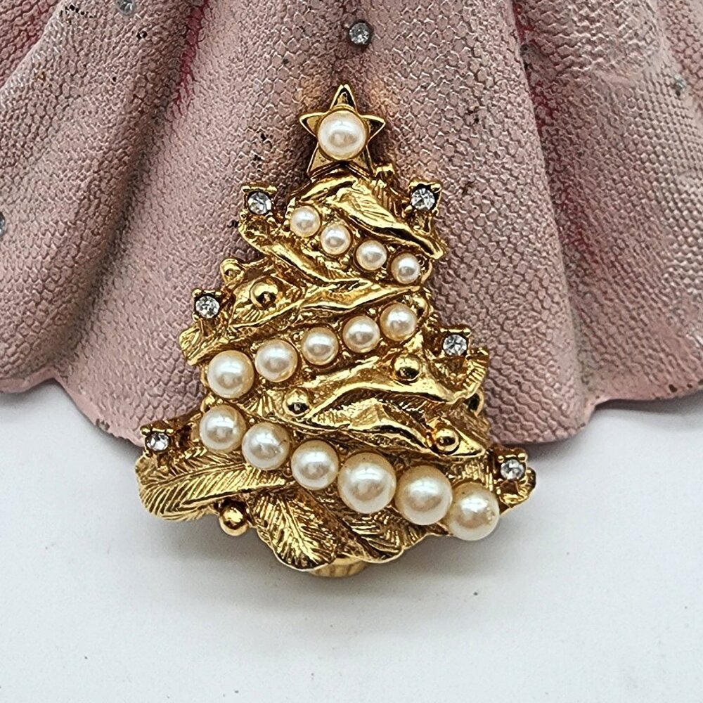 VINTAGE GOLD PLATED FAUX PEARL GARLAND CHRISTMAS TREE BROOCH SIGNED RICHELIEU